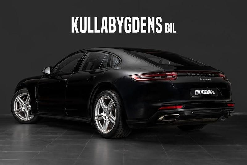 Begagnad Porsche Panamera 4 Sport 330 HK (242 kW) 2017 Jet black metallic. Sedan
