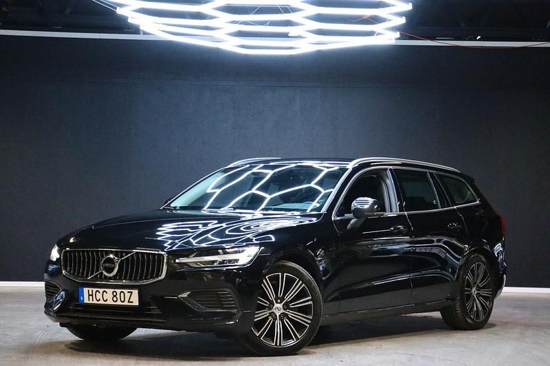 Svart Begagnad 2022 Volvo V60 Kombi | 339 700 kr (Bra pris) - Bild 1/4