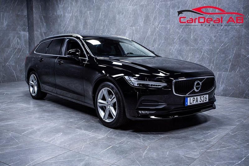 Svart Begagnad 2018 Volvo V90 Momentum Kombi | 264 800 kr (Marknadspris) - Bild 1/4
