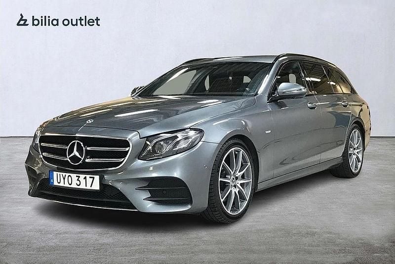 Grå Begagnad 2020 Mercedes E200 AMG Kombi | 264 900 kr (Marknadspris) - Bild 1/3