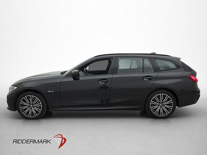 Begagnad BMW 330e M Sport 184 HK (135 kW) 2021 Svart Kombi