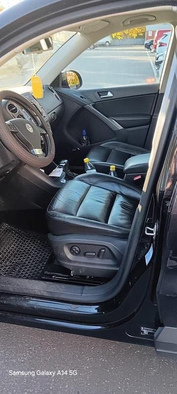 Svart Begagnad 2009 VW Tiguan Sportline SUV | 65 000 kr (Bra pris) - Bild 1/4