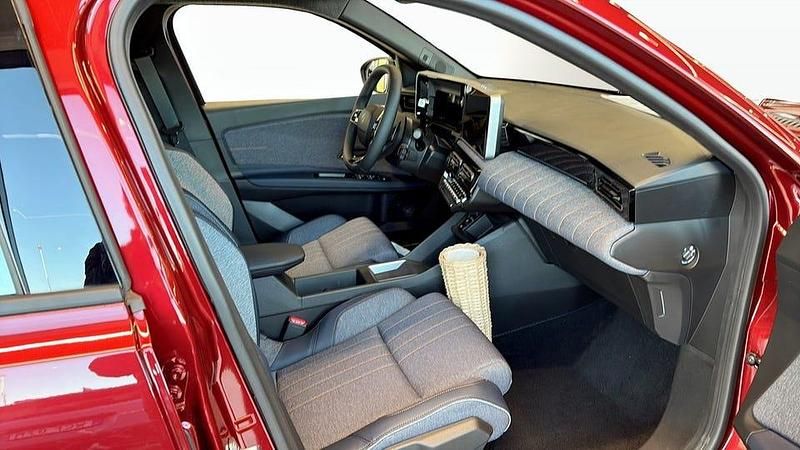 Ny Renault 4 E-Tech Techno 110 kW (150 HK) 2025 Röd SUV