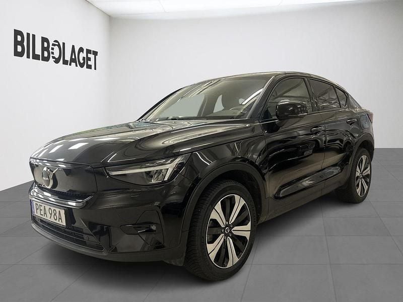 Svart Begagnad 2022 Volvo C40 Plus SUV | 339 800 kr (Marknadspris) - Bild 1/4
