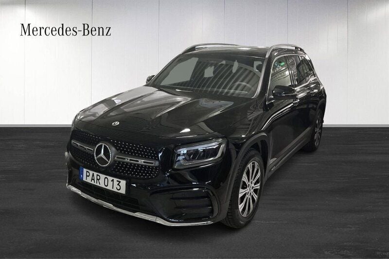 Svart (black) Begagnad 2024 Mercedes GLB200 SUV | 419 900 kr (Marknadspris) - Bild 1/4
