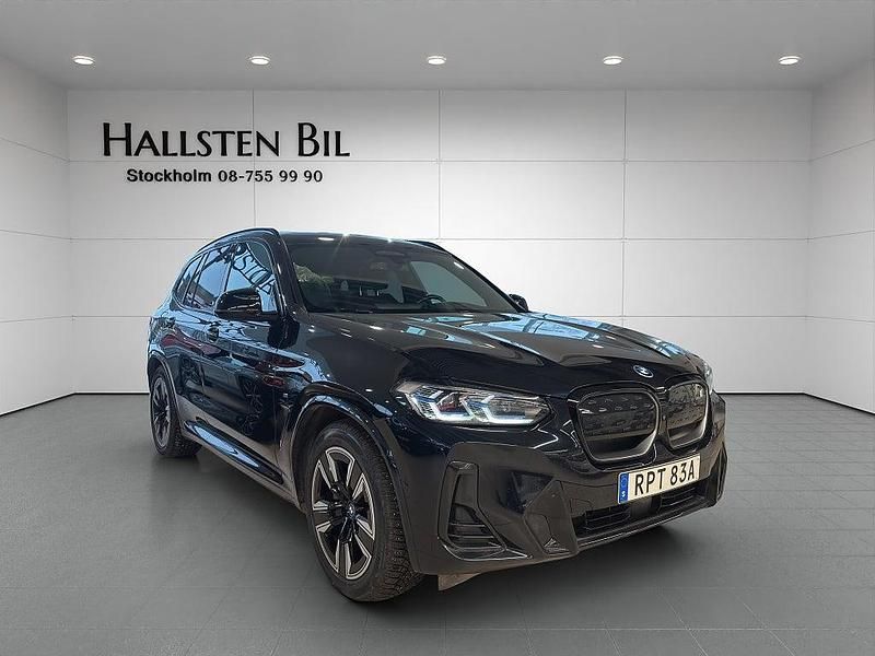 Begagnad BMW iX3 M Sport 210 kW (286 HK) 2022 Svart SUV