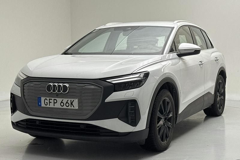 Vit Begagnad 2023 Audi Q4 e-tron Proline SUV | 265 000 kr (Bra pris) - Bild 1/4