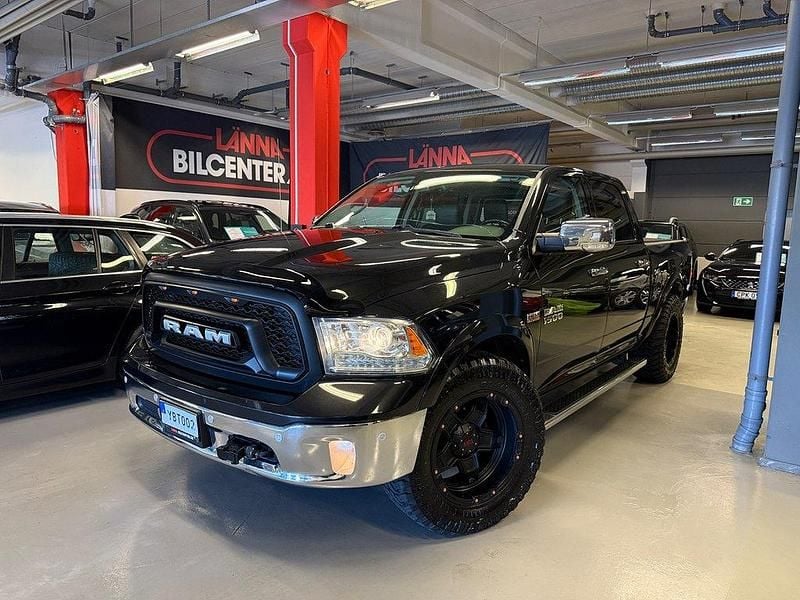 Svart metallic Begagnad 2016 Dodge Ram Pickup | 339 000 kr (Marknadspris) - Bild 1/4
