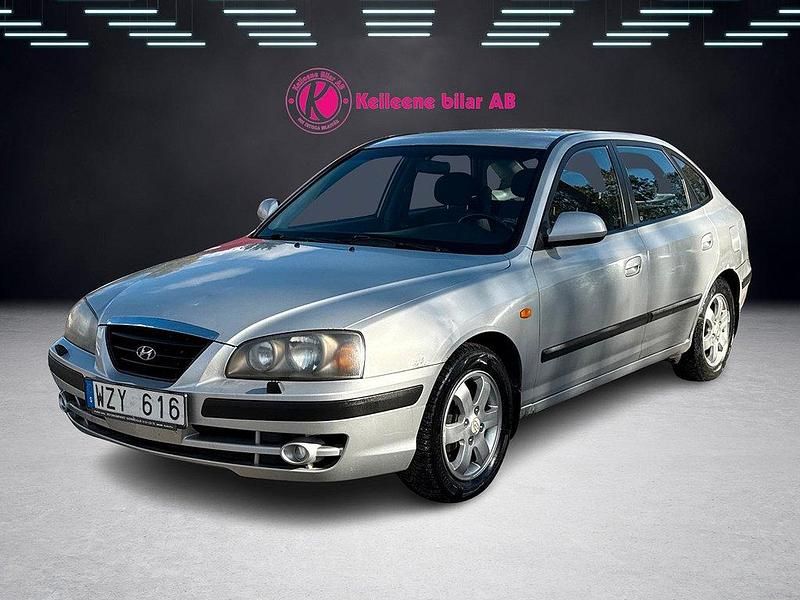 Silver Begagnad 2005 Hyundai Elantra Halvkombi | 14 900 kr - Bild 1/4