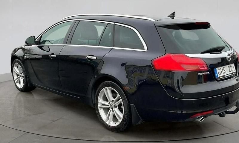Svart Begagnad 2009 Opel Insignia Cosmo Kombi | 39 000 kr (Lite dyr) - Bild 1/4