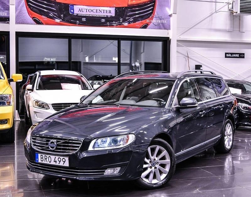 Grå Begagnad 2015 Volvo V70 Momentum Kombi | 189 900 kr (Dyr) - Bild 1/4