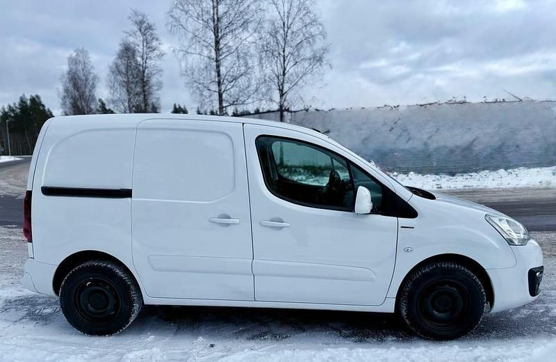 Begagnad Citroën Berlingo 99 HK (72 kW) 2017 Minibuss