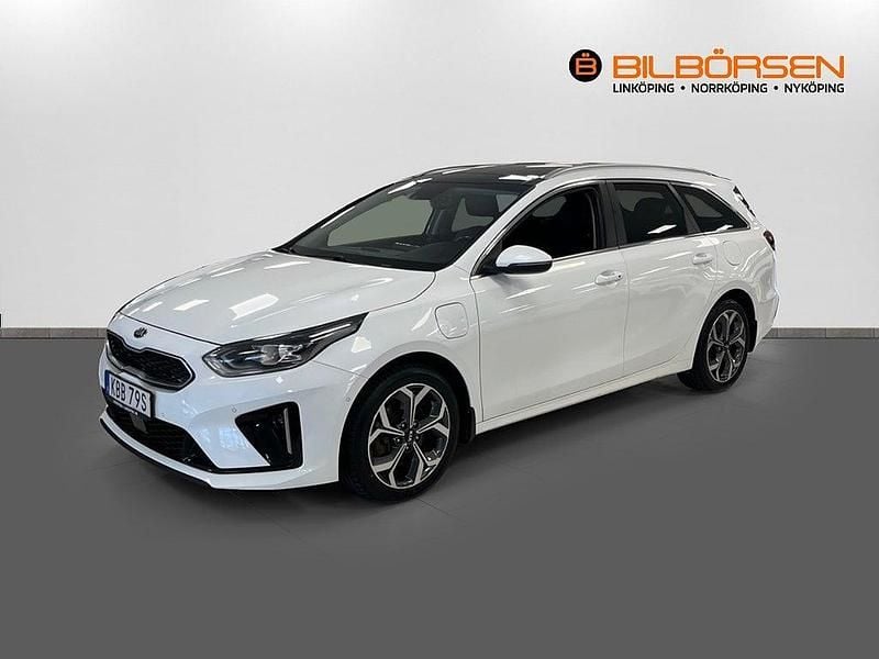 Vit Begagnad 2021 Kia Ceed Sportswagon Advance Kombi | 239 900 kr (Marknadspris) - Bild 1/4