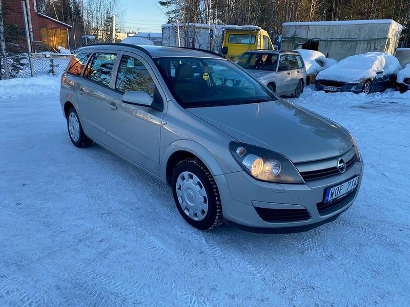 Grå Begagnad 2005 Opel Astra Kombi | 19 900 kr (Marknadspris) - Bild 1/4