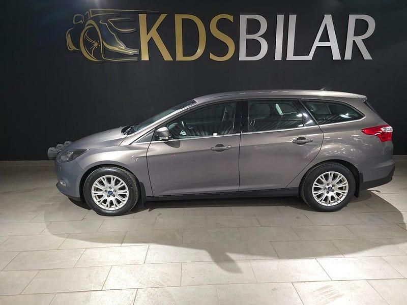 Brun Begagnad 2014 Ford Focus Titanium Kombi | 85 000 kr (Marknadspris) - Bild 1/4
