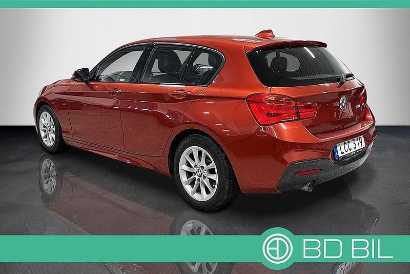 Begagnad BMW 118 M Sport 136 HK (100 kW) 2018 Orangemetallic Halvkombi