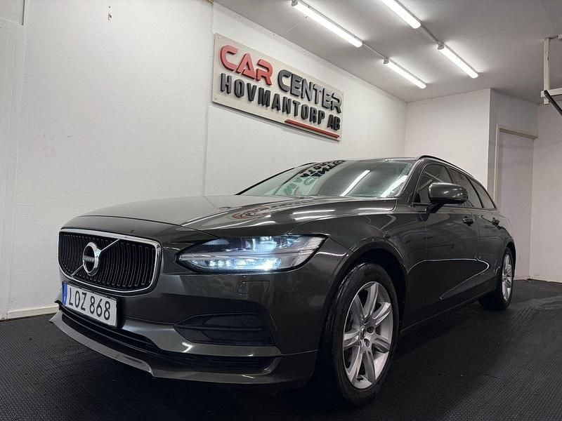 Mörkgrå Begagnad 2018 Volvo V90 Kinetic Kombi | 159 900 kr (Marknadspris) - Bild 1/4