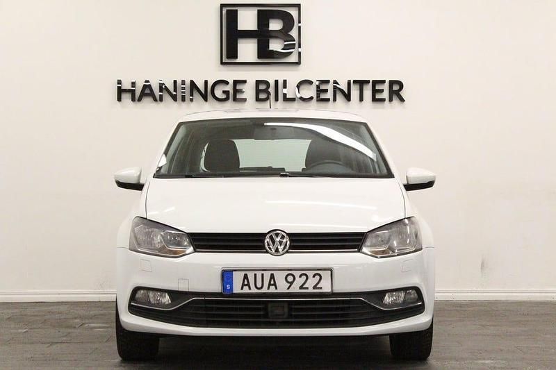 Begagnad VW Polo 90 HK (66 kW) 2015 Vit Halvkombi