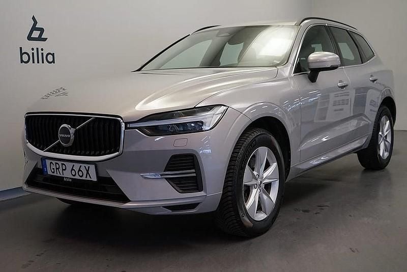 Silver Begagnad 2023 Volvo XC60 Core SUV | 429 500 kr (Bra pris) - Bild 1/3