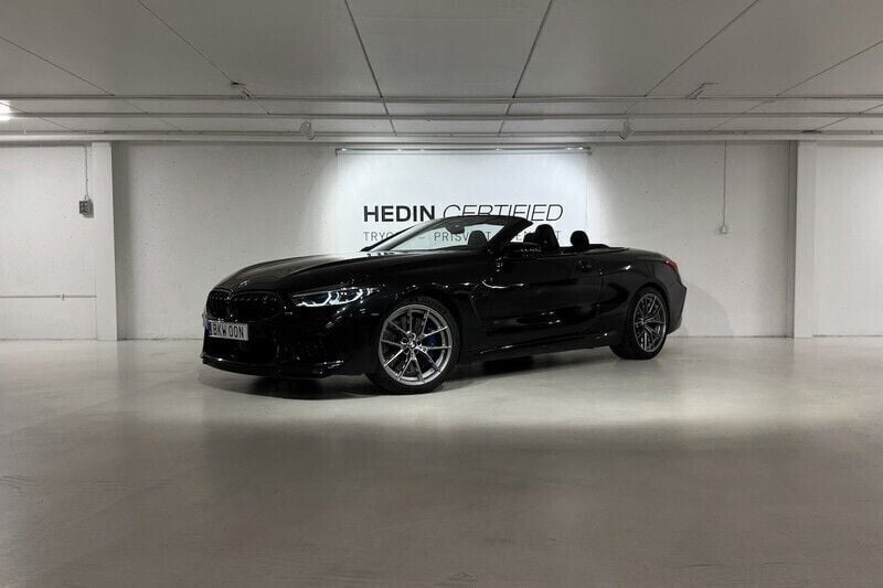 Svart (black) Begagnad 2022 BMW M8 Competition Edition Sportkupé | 1 449 900 kr - Bild 1/4