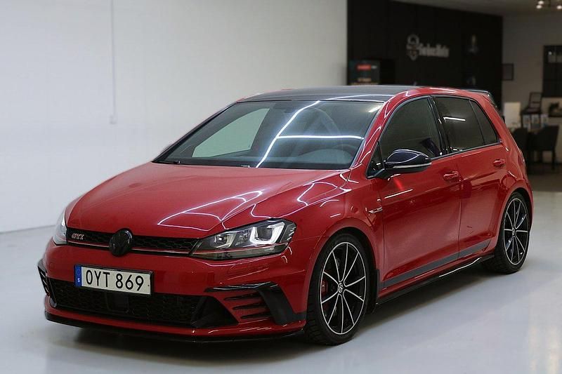 Flerfärgad Begagnad 2017 VW Golf VII GTI Clubsport Halvkombi | 204 900 kr (Marknadspris) - Bild 1/4