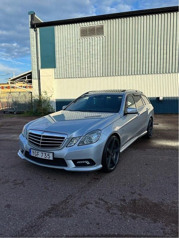 Grå Begagnad 2010 Mercedes E250 AMG Kombi | 105 000 kr (Marknadspris) - Bild 1/4
