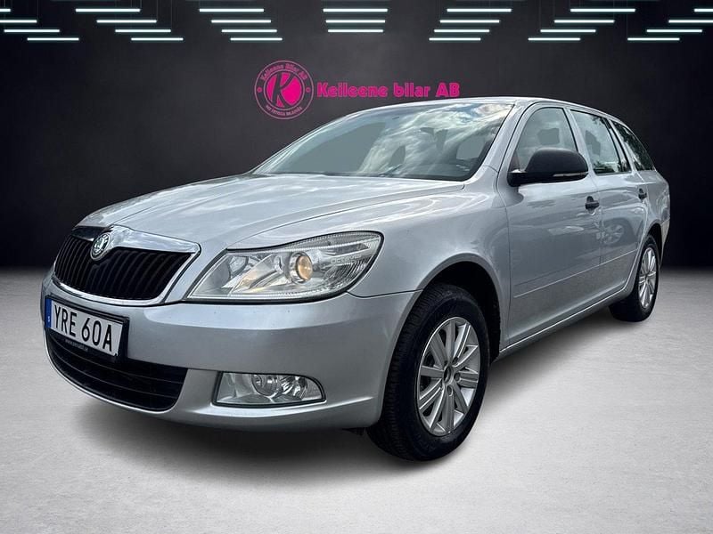 Silver Begagnad 2011 Skoda Octavia Kombi | 54 900 kr (Lite dyr) - Bild 1/4