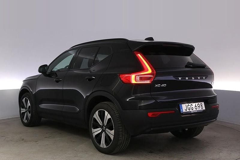 Begagnad Volvo XC40 Plus 220 kW (300 HK) 2022 Svart SUV