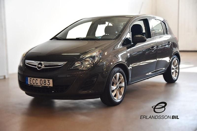 Grå Begagnad 2014 Opel Corsa Enjoy Halvkombi | 99 900 kr (Marknadspris) - Bild 1/4