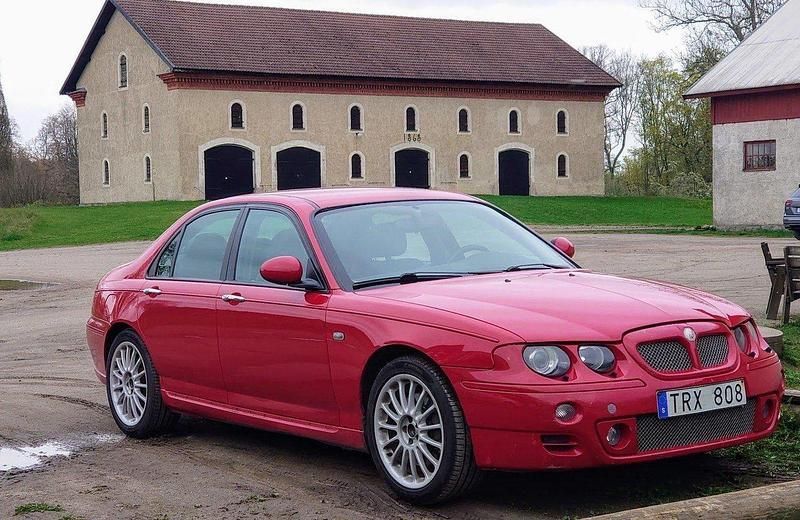 Röd Begagnad 2003 MG ZT Sedan | 40 000 kr - Bild 1/4