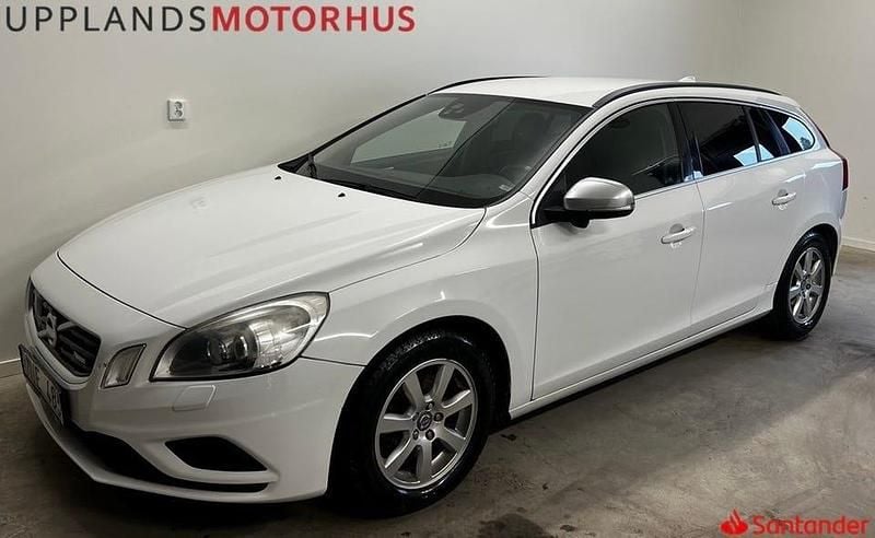 Vit Begagnad 2013 Volvo V60 R-Design Kombi | 87 900 kr (Superpris) - Bild 1/4