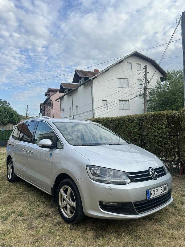 Silver Begagnad 2013 VW Sharan Minibuss | 65 000 kr (Bra pris) - Bild 1/4