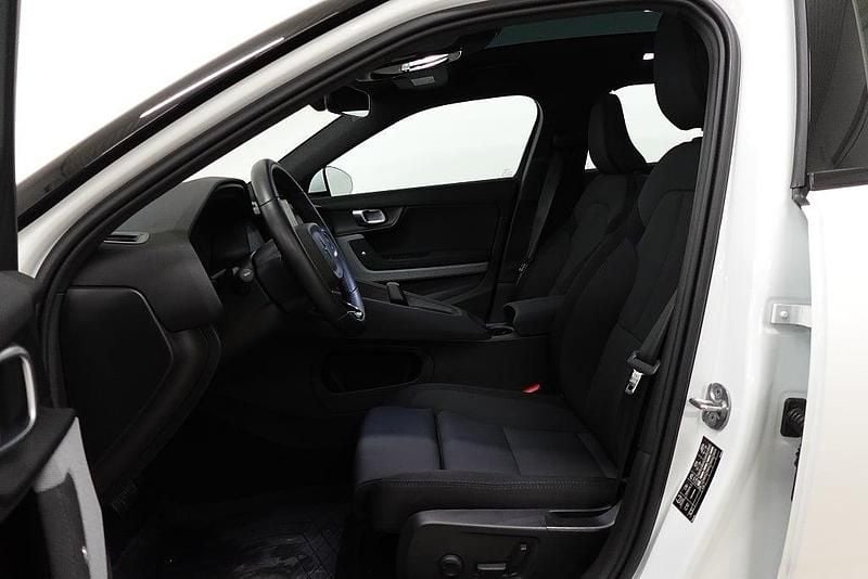 Begagnad Polestar 2 Pilot 219 kW (299 HK) 2023 Vit Halvkombi