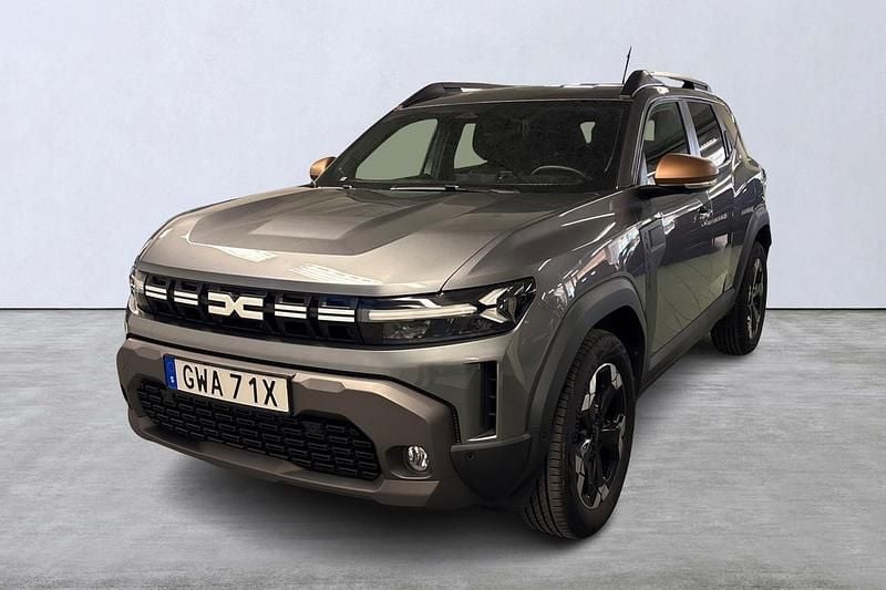 Grå Begagnad 2025 Dacia Duster Extreme SUV | 299 900 kr (Bra pris) - Bild 1/4