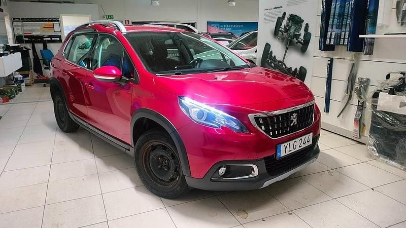 Röd Begagnad 2017 Peugeot 2008 SUV | 139 000 kr (Marknadspris) - Bild 1/4