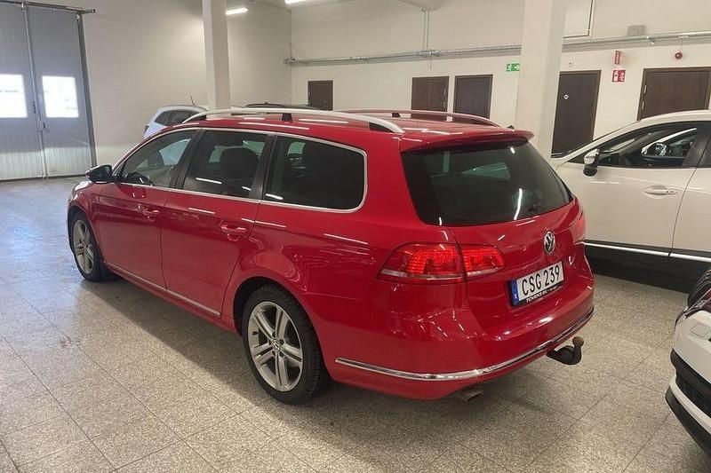 Begagnad VW Passat R-line 177 HK (130 kW) 2014 Röd Kombi