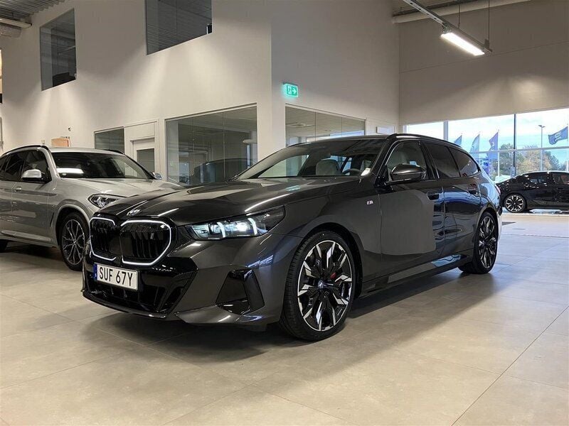Grå/silver Begagnad 2024 BMW i5 Efficient Dynamics Sedan | 839 800 kr - Bild 1/4