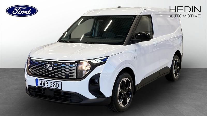 Frozen white Ny 2025 Ford Courier Limited Minibuss | 379 900 kr - Bild 1/4