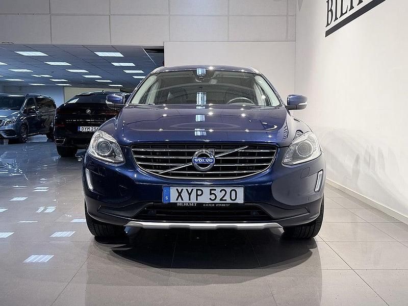 Begagnad Volvo XC60 Ocean Race 181 HK (133 kW) 2015 Blå SUV