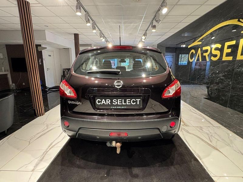 Begagnad Nissan Qashqai 141 HK (103 kW) 2012 Lila SUV
