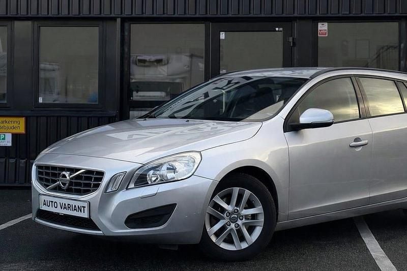 Begagnad Volvo V60 150 HK (110 kW) 2013 Grå Kombi
