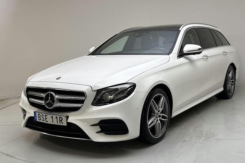 Vit Begagnad 2019 Mercedes E220 AMG line Kombi | 249 000 kr - Bild 1/4