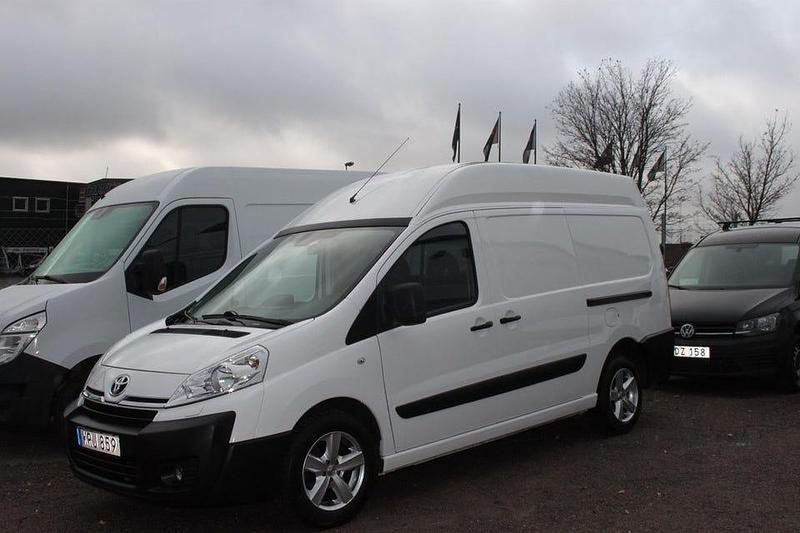 Vit Begagnad 2015 Toyota Proace Van | 159 000 kr - Bild 1/4