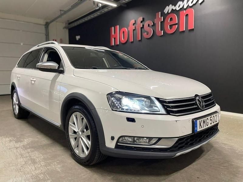 Vit Begagnad 2014 VW Passat Alltrack Kombi | 159 900 kr (Marknadspris) - Bild 1/4