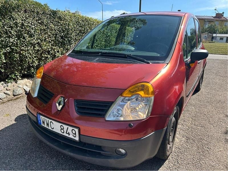 Röd Begagnad 2005 Renault Modus Minibuss | 19 500 kr - Bild 1/4
