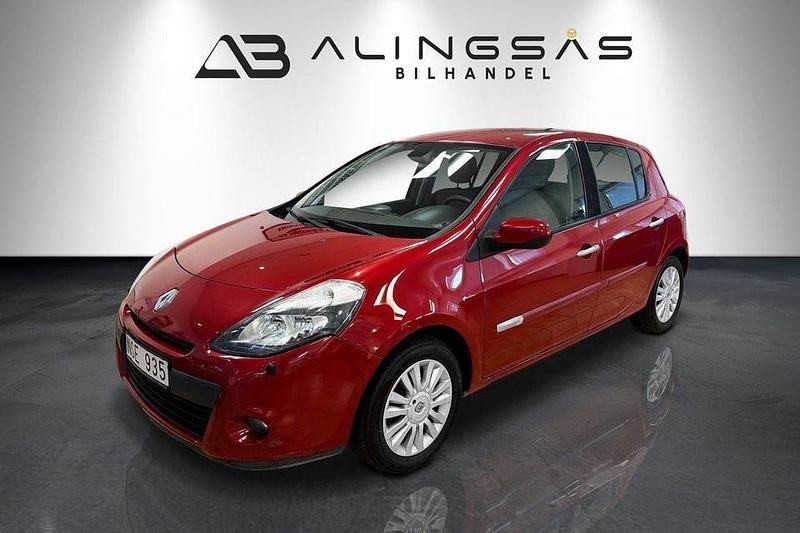 Mörkröd (röd) Begagnad 2010 Renault Clio R.S. Halvkombi | 29 900 kr (Marknadspris) - Bild 1/4