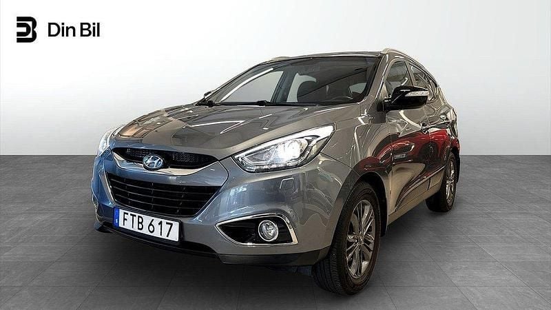 Grå Begagnad 2015 Hyundai ix35 Premium SUV | 124 000 kr (Marknadspris) - Bild 1/4