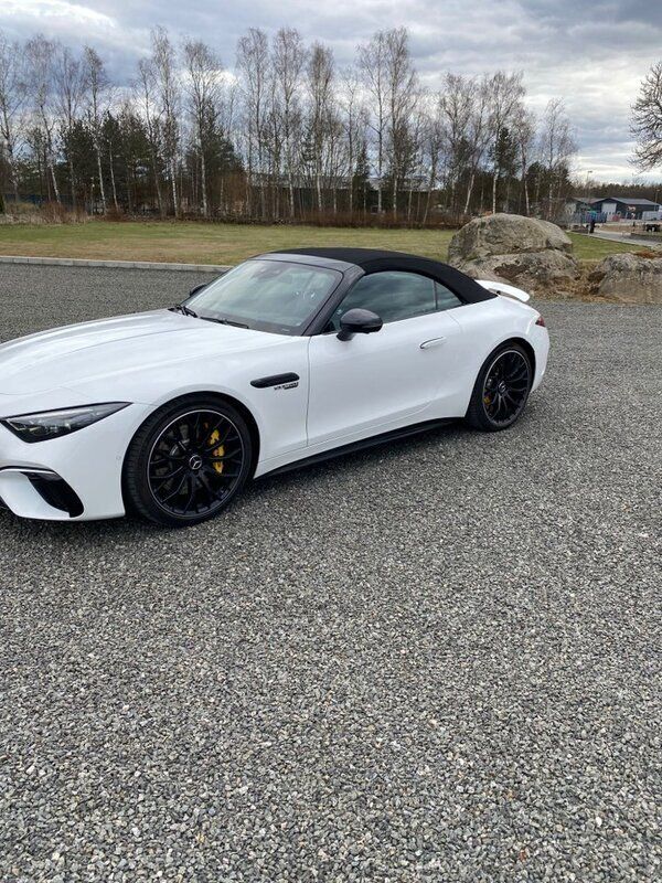 Vit Begagnad 2022 Mercedes SL63 AMG AMG Cab | 1 599 000 kr (Marknadspris) - Bild 1/4