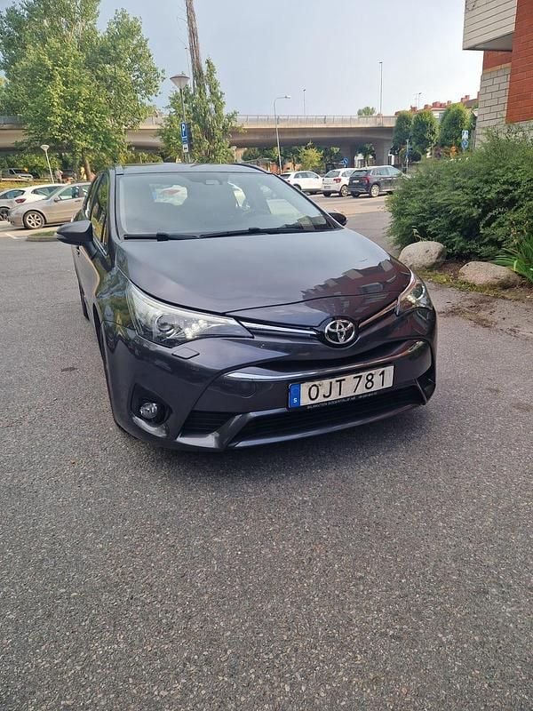 Begagnad 2016 Toyota Avensis Kombi | 169 000 kr (Marknadspris) - Bild 1/4