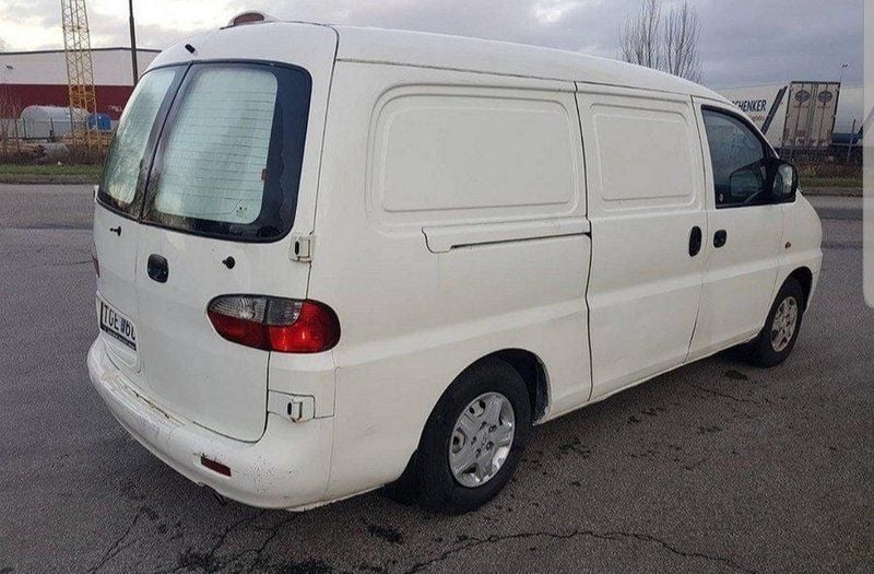 Begagnad Hyundai H-1 136 HK (100 kW) 2004 Mörkblå Minibuss